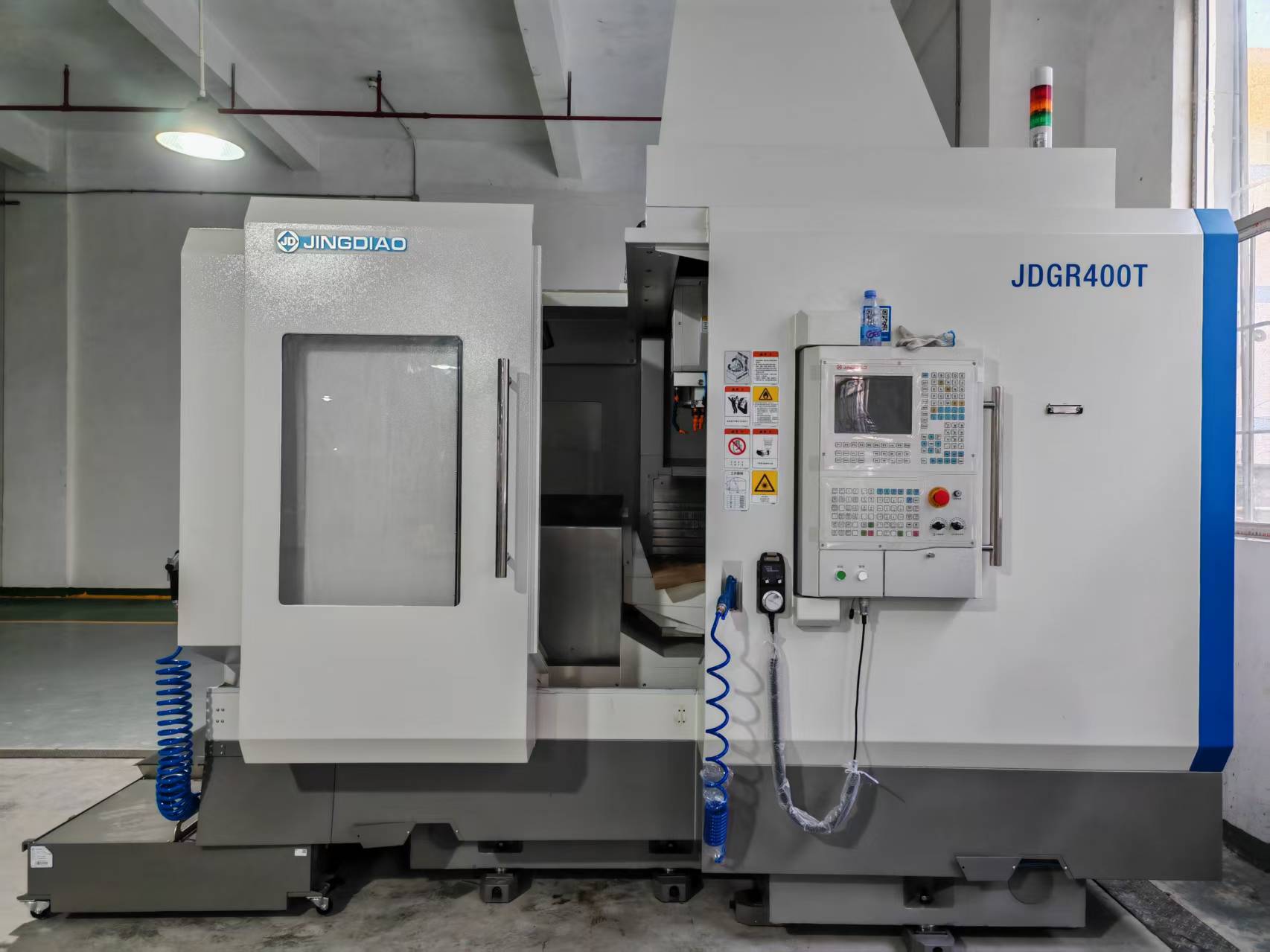 高精密五轴CNC加工中心(图1)